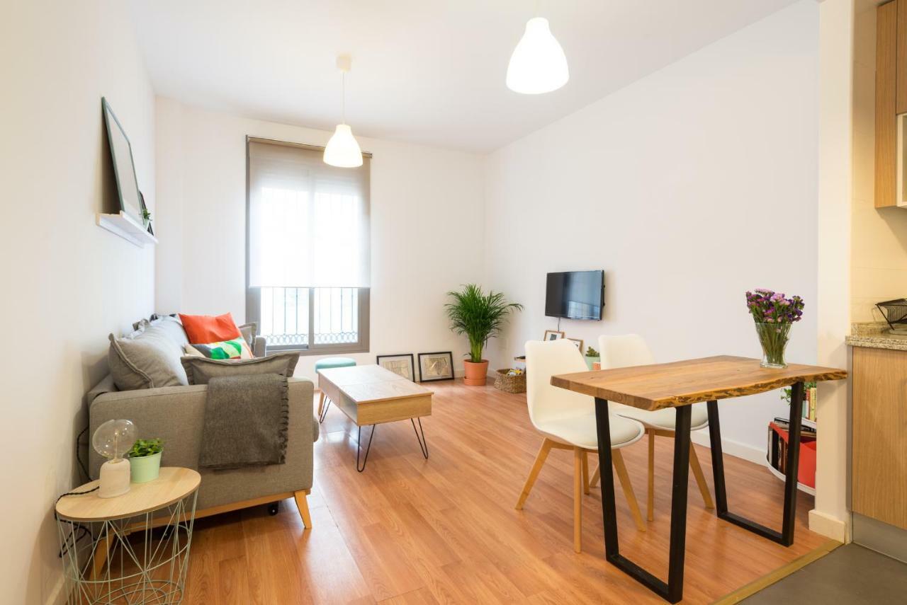 Homely Malaga Plaza Montano المظهر الخارجي الصورة